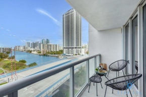 Pool - Apartment with Balcony - Gym - Near Beach